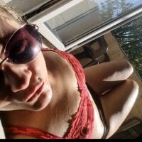 SarahJaneXXX38 naked strip on webcam for live sex chat