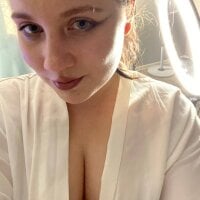 Mona_Ester's Offline Chat Room
