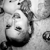 BadMomTiti's Offline Chat Room