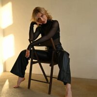 Hanna_Joyi's Offline Chat Room