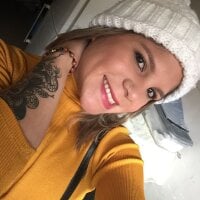 AdrianaaHill's Offline Chat Room