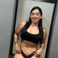 lulu_kis webcam model
