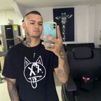 JamesMorton_'s Offline Chat Room