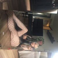 bbwbaddieeeのオフラインチャットルーム