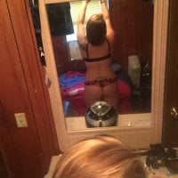 emmers33's Offline Chat Room