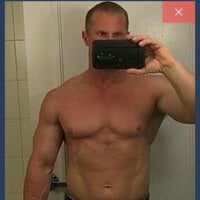 BlondeBomber0 Adlı Modelin Çevrimdışı Sohbet Odası