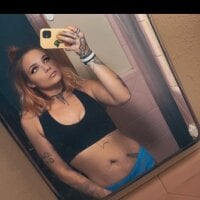 pinkysbadd: δωμάτιο συνομι λίας εκτός σύνδεσης