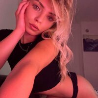 Lillymoon18's Sex Photo Gallery with Nude Pics | Stripchat