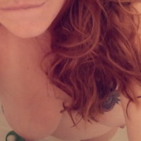 Peeholeready's Offline Chat Room