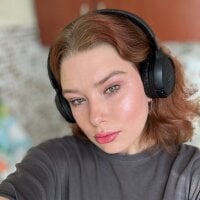 Evelina_Mils webcam model
