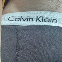 YoungCamboys' Offline Chat Room