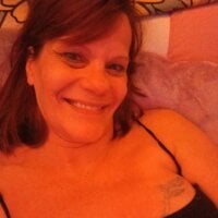 GreeneyedamatuersLive Webcam