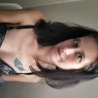 Emilie_squirt's Offline Chat Room