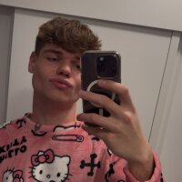 leonyisherenow webcam