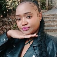 CandyBoobsXxx33 webcam model