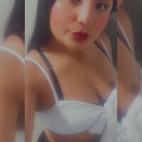 Antonella-Evans Adlı Modelin Çevrimdışı Sohbet Odası