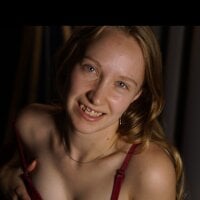 EarnestineGyllenband webcam model