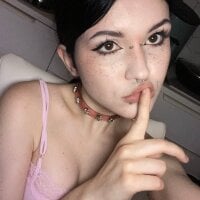 LaritaGroen model avatar