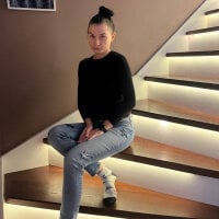 MonroeBliss model avatar