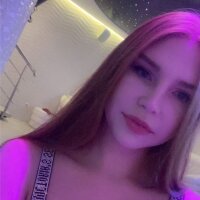 LilianeTase's Offline Chat Room