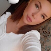 Sweet-cherry_'s Offline Chat Room