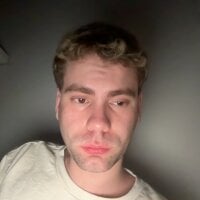 BisexBlondGuy23 离线聊天室