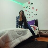 EMILLYWILLIAMS' Offline Chat Room