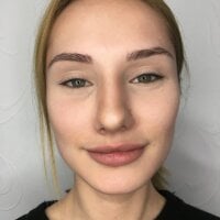 JeniferKrey Adlı Modelin Çevrimdış ı Sohbet Odası