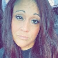 Whore-ne-mother's Offline Chat Room