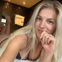 BlondieBritt's Avatar Pic