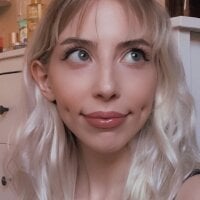 cornyslut's Offline Chat Room