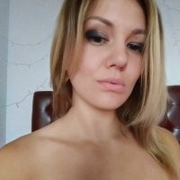 Alice_at_home's Offline Chat Room