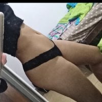 LOLA_lola15's Offline Chat Room