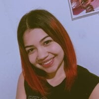 christine_19_'s Offline Chat Room