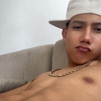 Toy_boy777 webcam