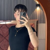 Valentino_Gil webcam model