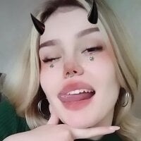 VelloraSolene's Offline Chat Room