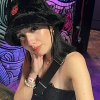 ItsAlinaFox's Avatar Pic