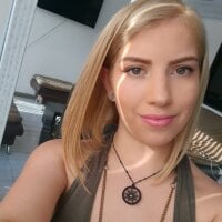 sharom_collinss' Offline Chat Room