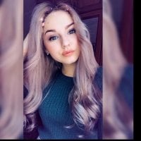 Blonde_Nika Adlı Modelin Çevrimdışı Sohbet Odası