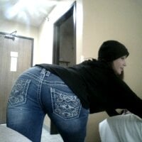 2girlsaguyandacam's Offline Chat Room