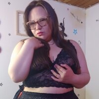 Carolaine_Queen6's Offline Chat Room