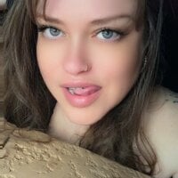 MILFTeaseDDD webcam model