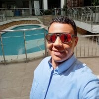 RhinoHot_Latino webcam