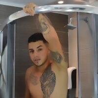 GIL_AND_GEORGE_MD's Offline Webcam Chat