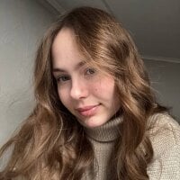 MonaCheatwood webcam