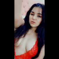 Rubii_21 Adlı Modelin Çevrimdışı Sohbet Odası