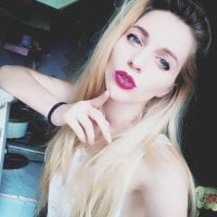 JesicaMoree's Offline Chat Room