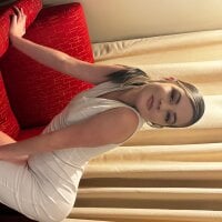 Hawaiian_doll1's Offline Chat Room