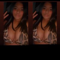 Kitana_13's Offline Chat Room